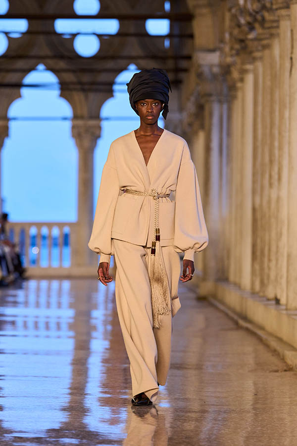 Max Mara Resort 2025 003 Max Mara