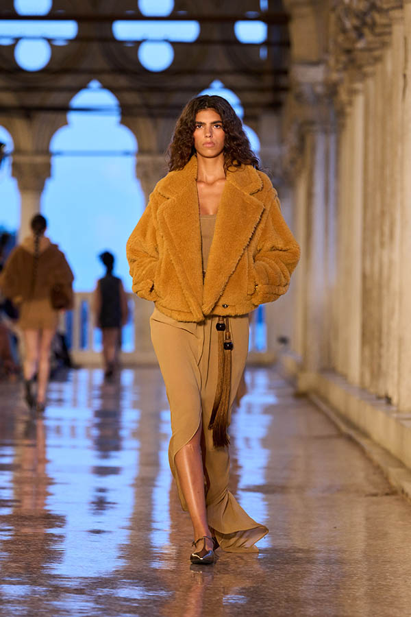 Max Mara Resort 2025 026 Max Mara