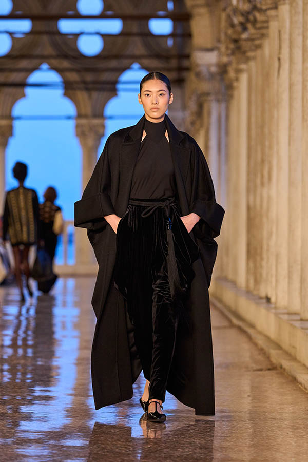 Max Mara Resort 2025 049 Max Mara