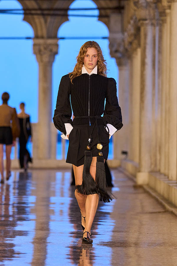 Max Mara Resort 2025 051 Max Mara