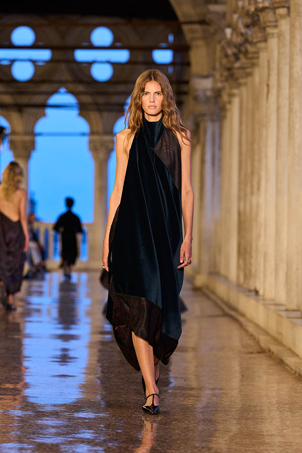 Max Mara Resort 2025 059 Max Mara